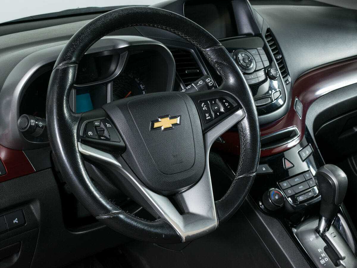 Chevrolet Orlando с пробегом — 2014 год. Фото: #14
