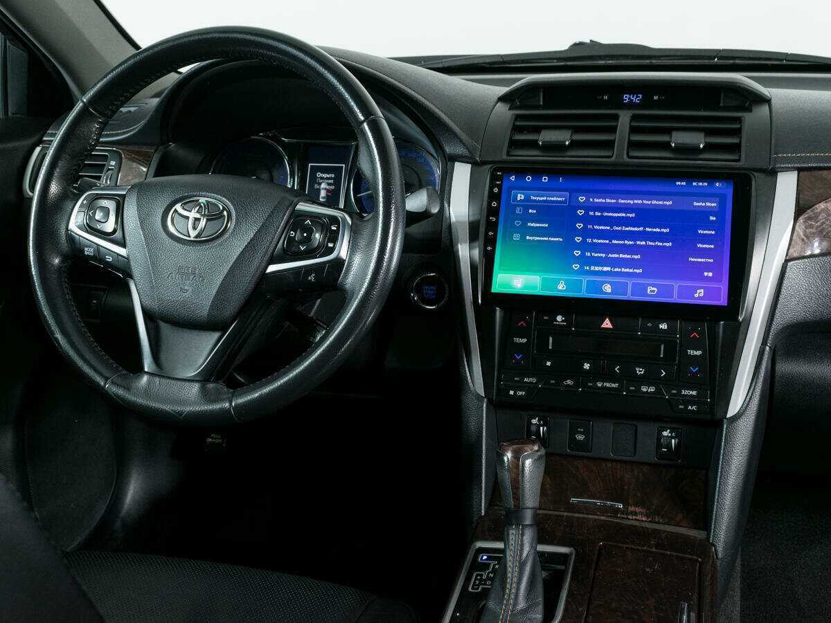 Toyota Camry с пробегом — 2017 год. Фото: #8