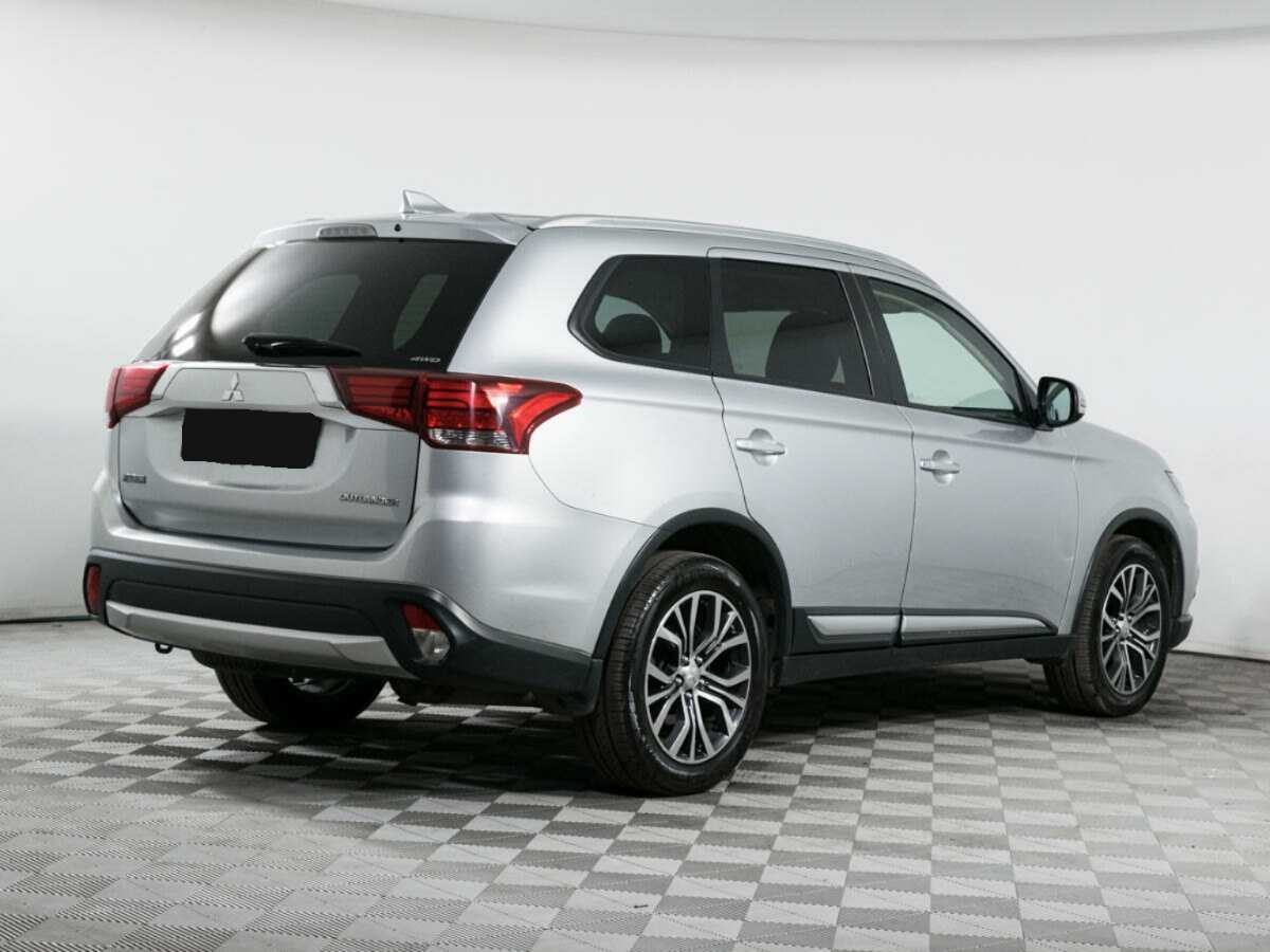 Mitsubishi Outlander с пробегом — 2017 год. Фото: #3