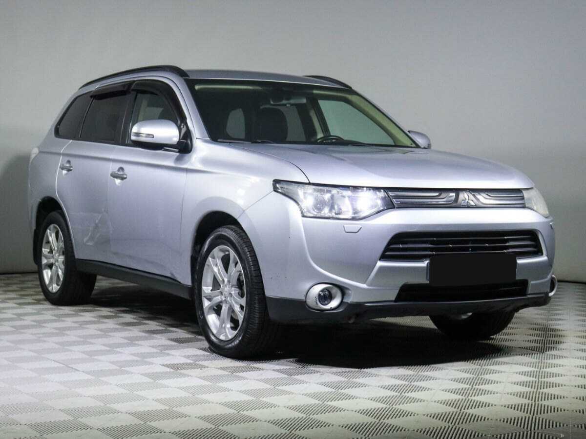 Mitsubishi Outlander с пробегом — 2012 год. Фото: #2