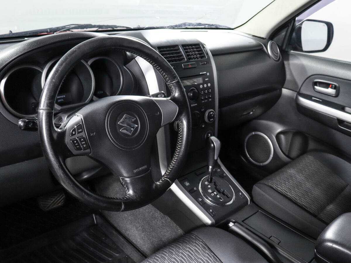 Suzuki Grand Vitara с пробегом — 2012 год. Фото: #12