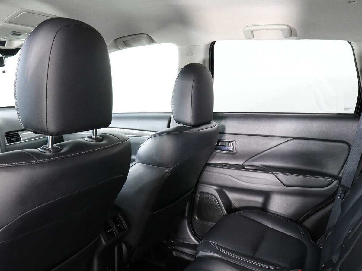 Mitsubishi Outlander с пробегом — 2022 год. Фото: #11