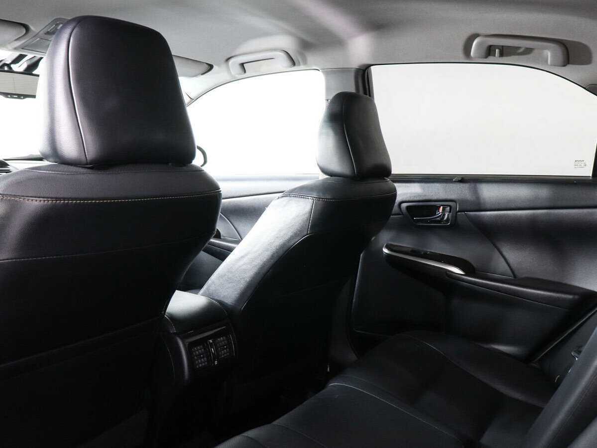 Toyota Camry с пробегом — 2017 год. Фото: #10
