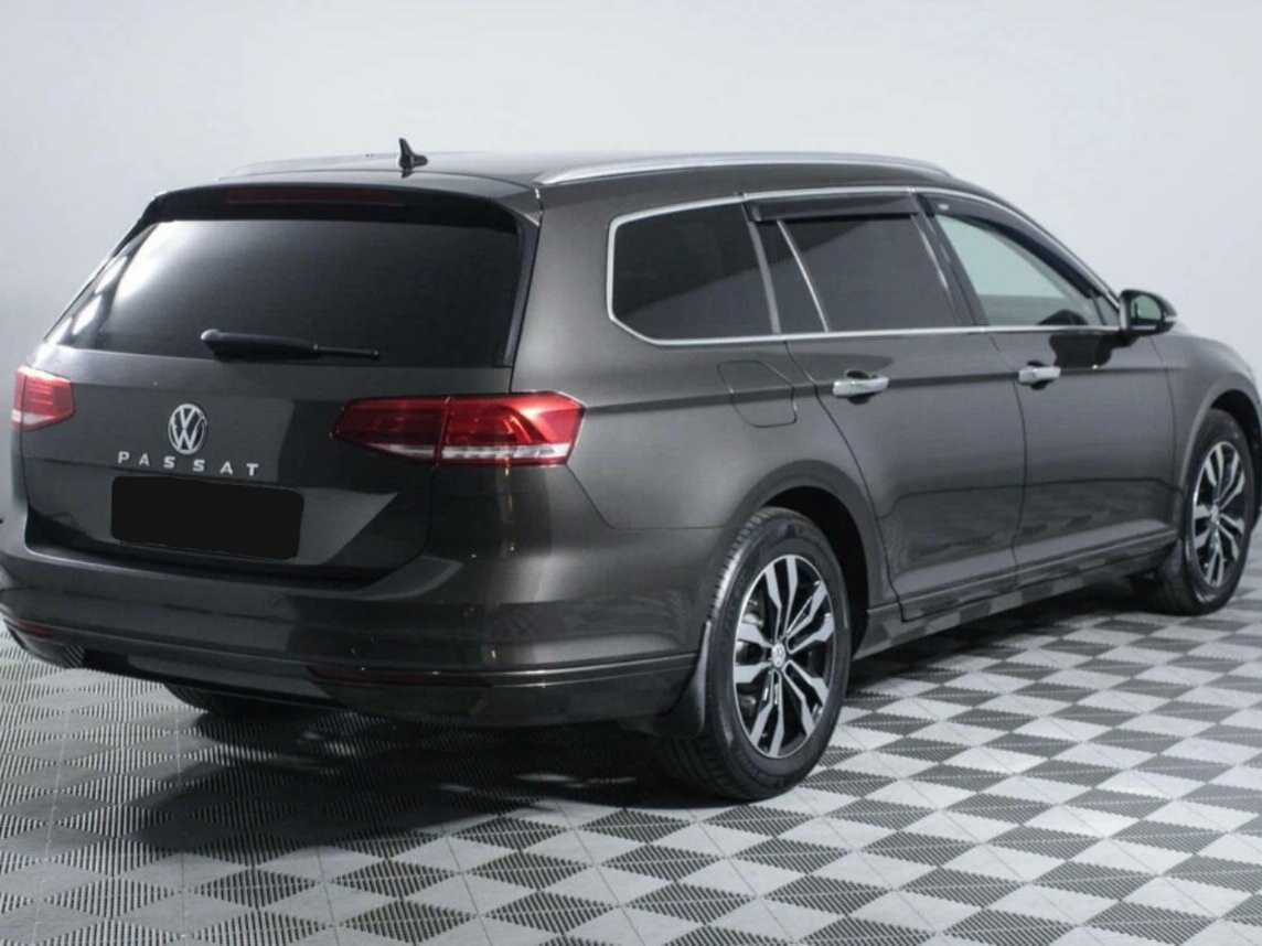 Volkswagen Passat с пробегом — 2017 год. Фото: #4