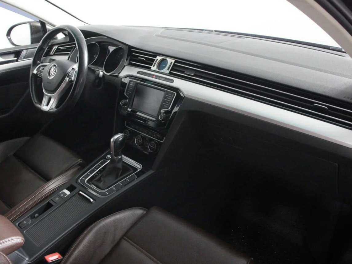 Volkswagen Passat с пробегом — 2017 год. Фото: #8