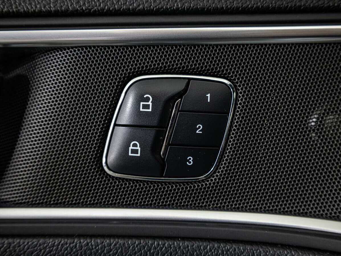 Ford Explorer с пробегом — 2015 год. Фото: #12