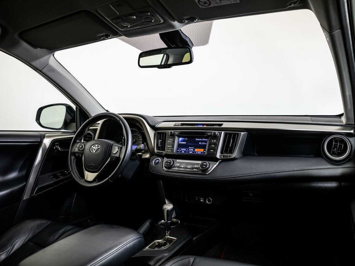 Toyota RAV4 с пробегом — 2012 год. Фото: #5