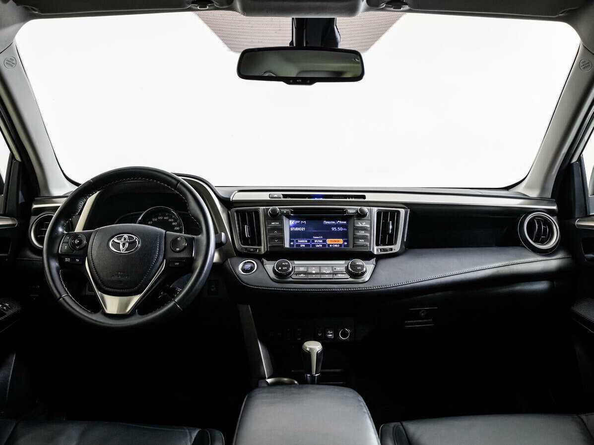 Toyota RAV4 с пробегом — 2012 год. Фото: #6