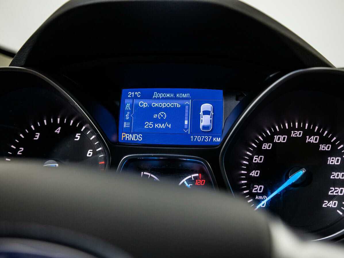 Ford Kuga с пробегом — 2014 год. Фото: #11