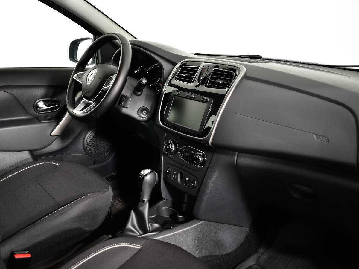 Renault Sandero с пробегом — 2018 год. Фото: #7