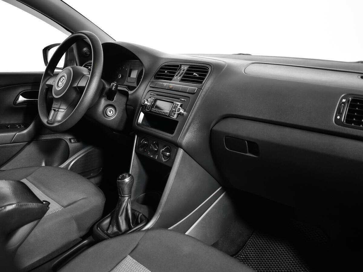 Volkswagen Polo с пробегом — 2013 год. Фото: #8