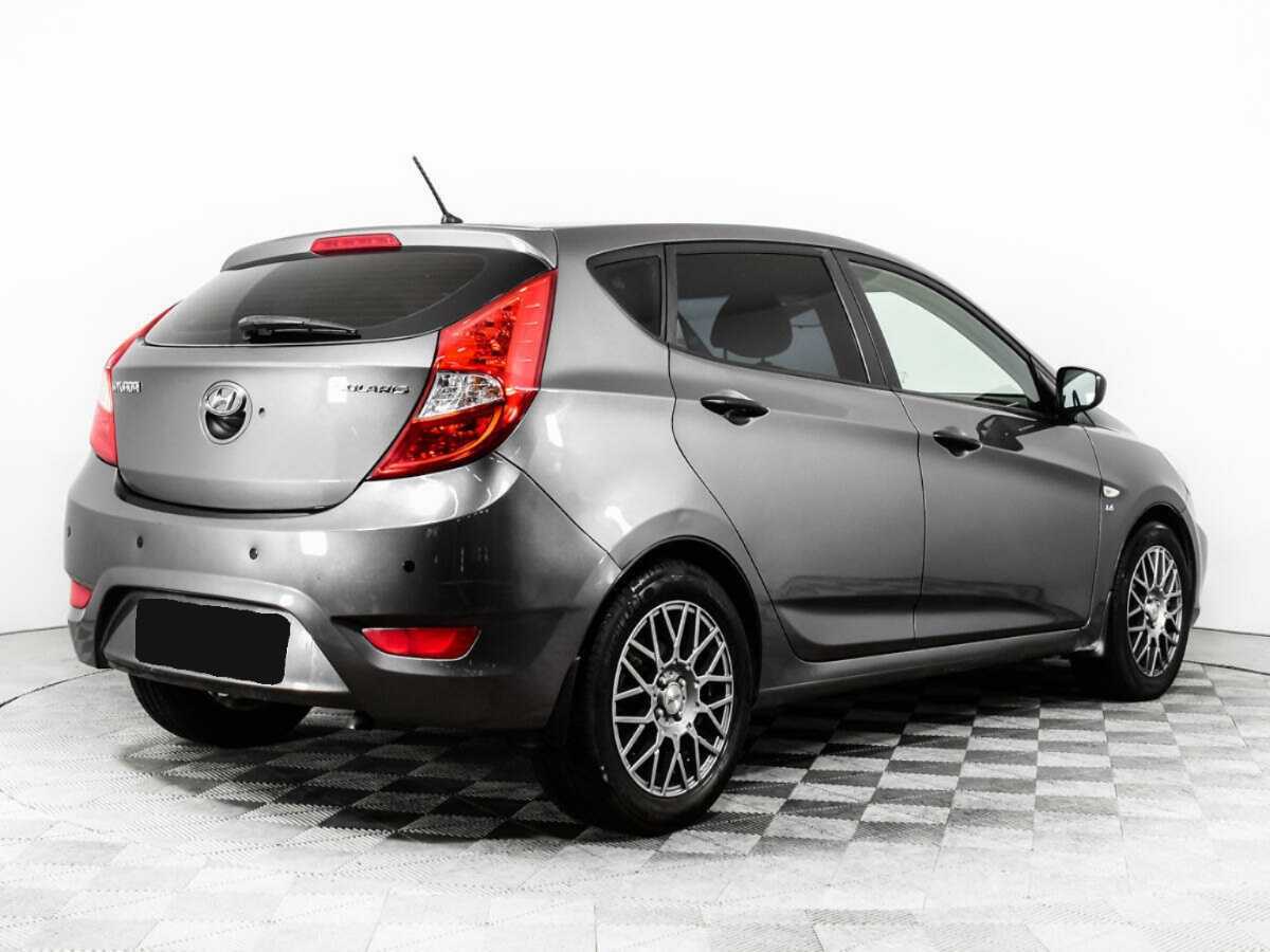 Hyundai Solaris с пробегом — 2012 год. Фото: #4