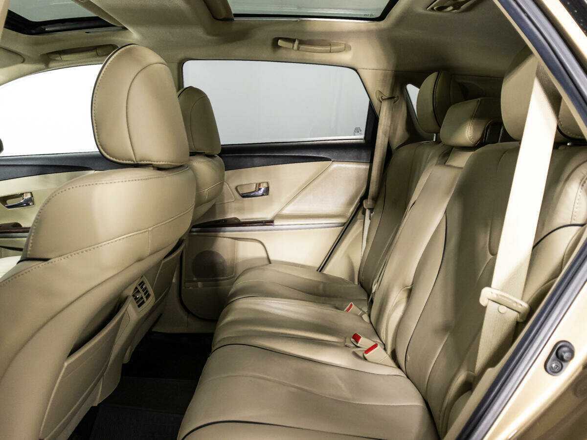 Toyota Venza с пробегом — 2013 год. Фото: #9