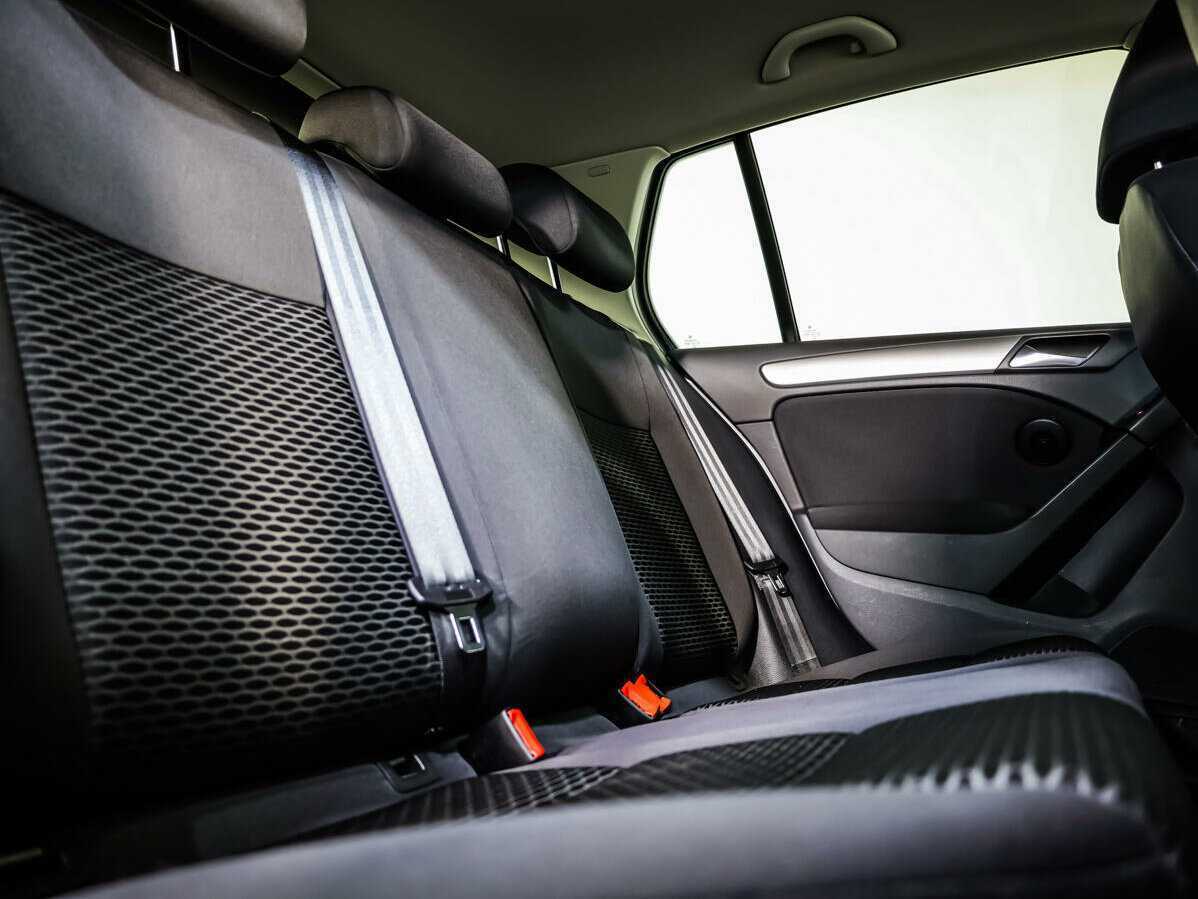 Volkswagen Golf с пробегом — 2012 год. Фото: #11