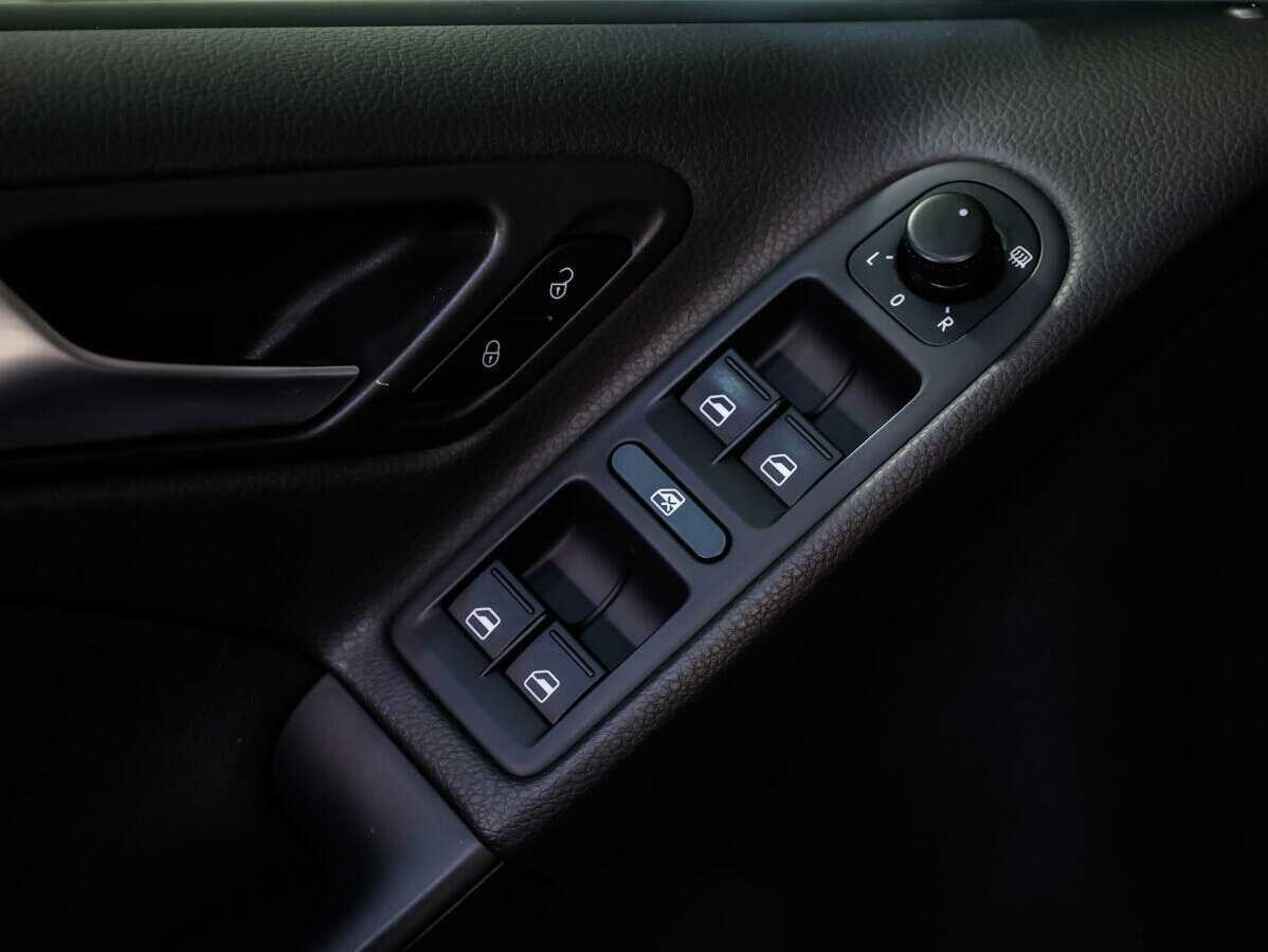 Volkswagen Golf с пробегом — 2012 год. Фото: #16