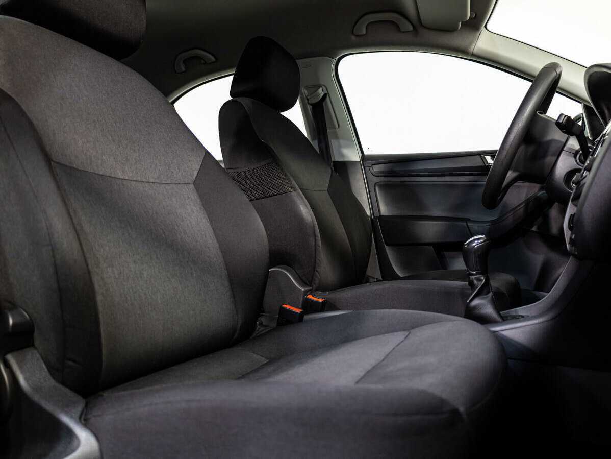 Skoda Rapid с пробегом — 2017 год. Фото: #9