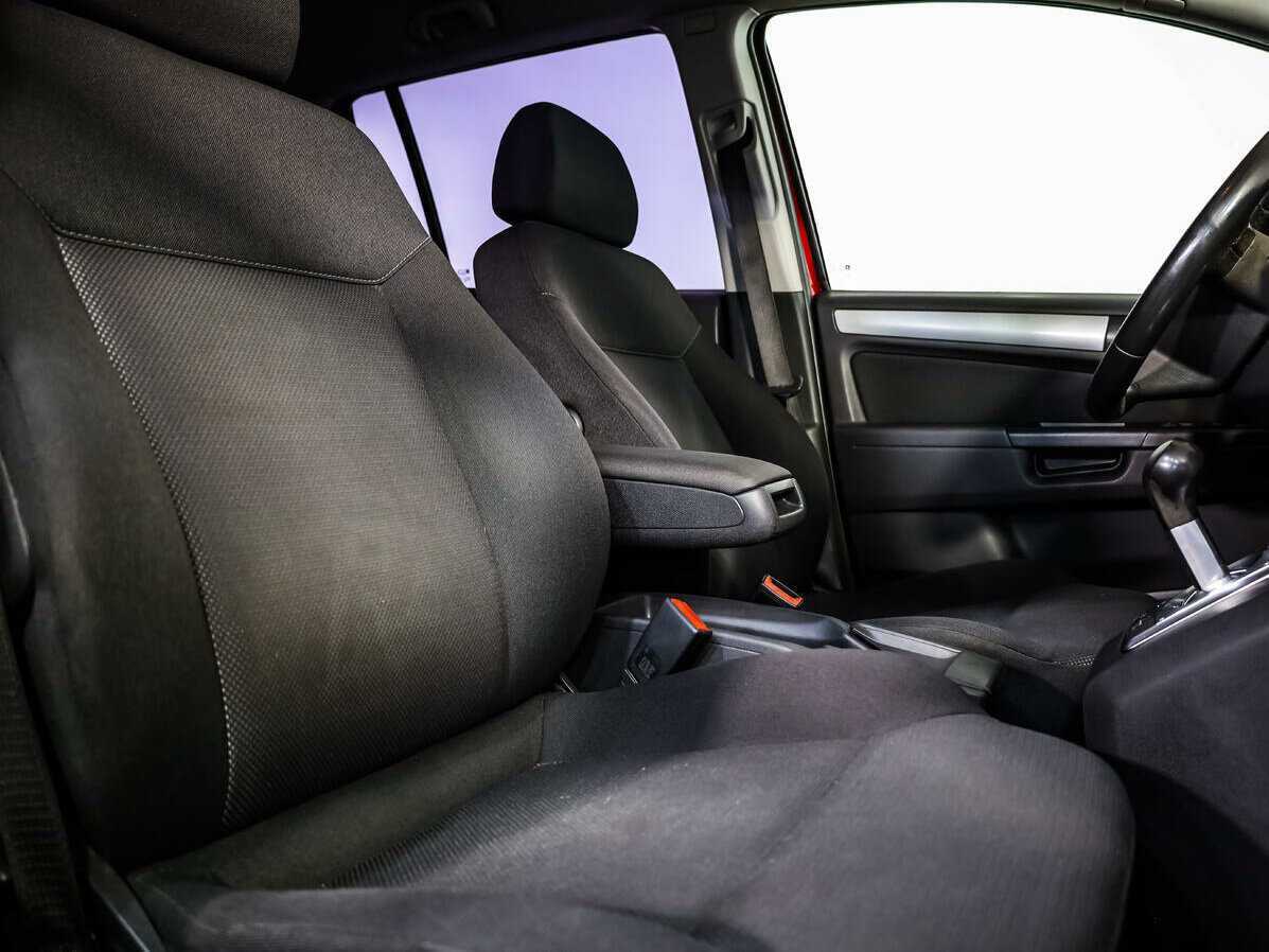 Opel Zafira с пробегом — 2012 год. Фото: #10