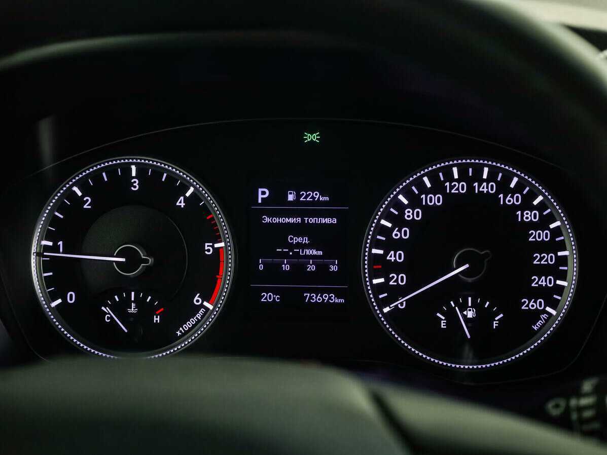 Hyundai Santa Fe с пробегом — 2018 год. Фото: #17