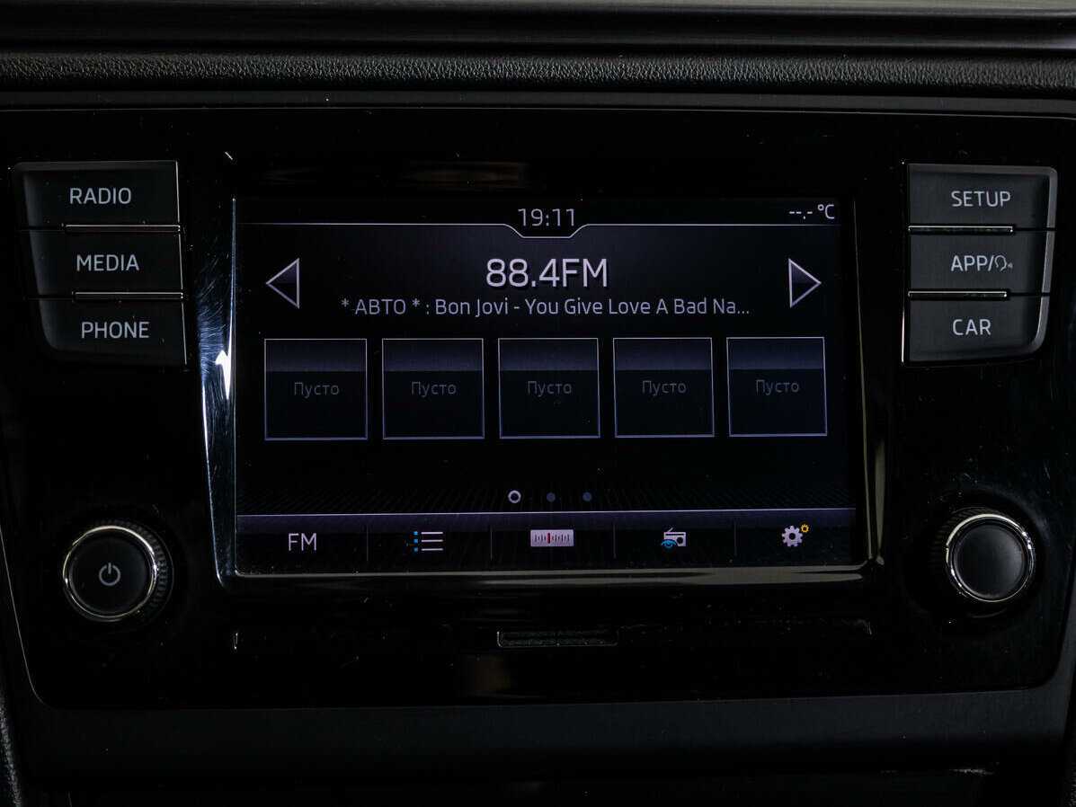 Skoda Rapid с пробегом — 2019 год. Фото: #9