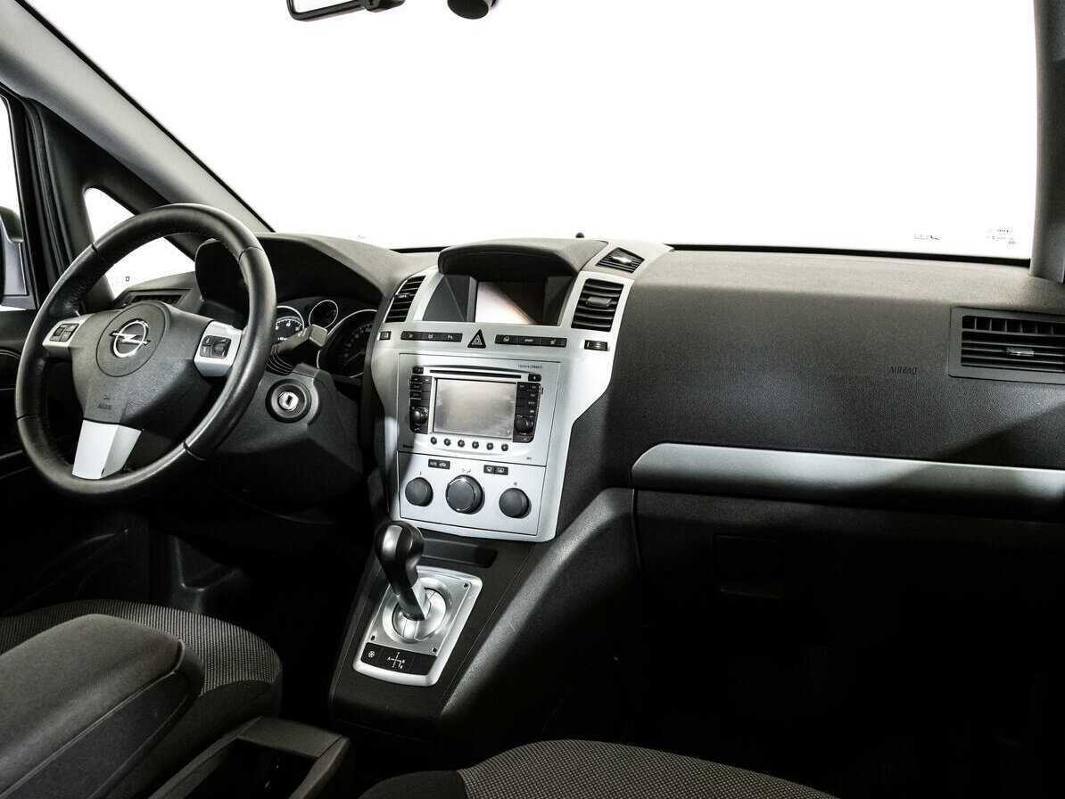 Opel Zafira с пробегом — 2012 год. Фото: #8