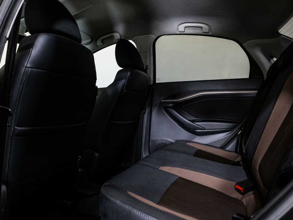 Lada (ВАЗ) Vesta с пробегом — 2016 год. Фото: #10