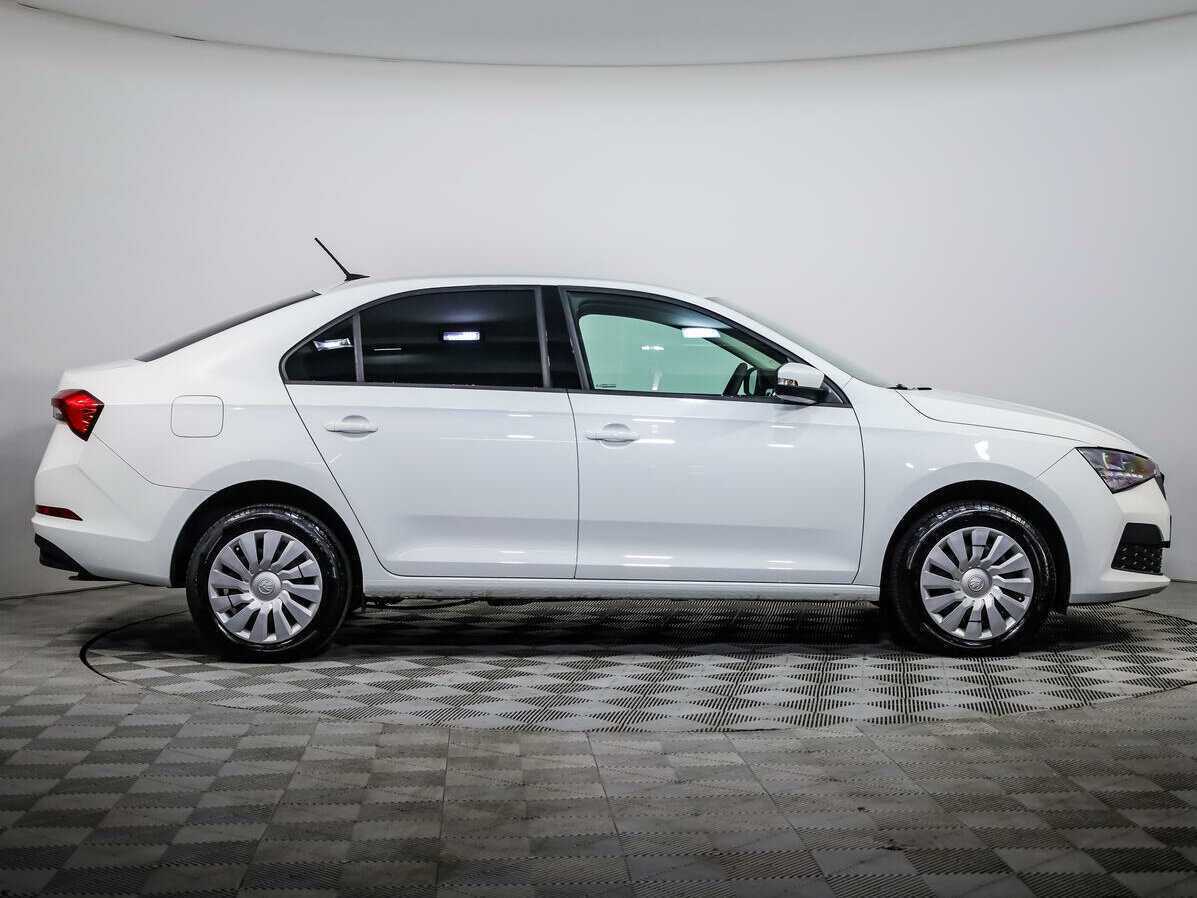 Skoda Rapid с пробегом — 2021 год. Фото: #2