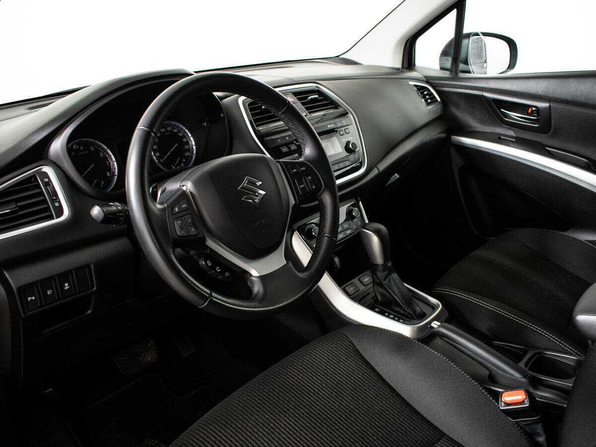 Suzuki SX4 с пробегом — 2020 год. Фото: #12