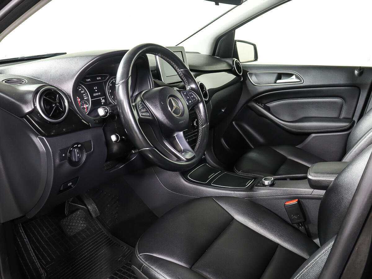 Mercedes-Benz B-Класс с пробегом — 2015 год. Фото: #12