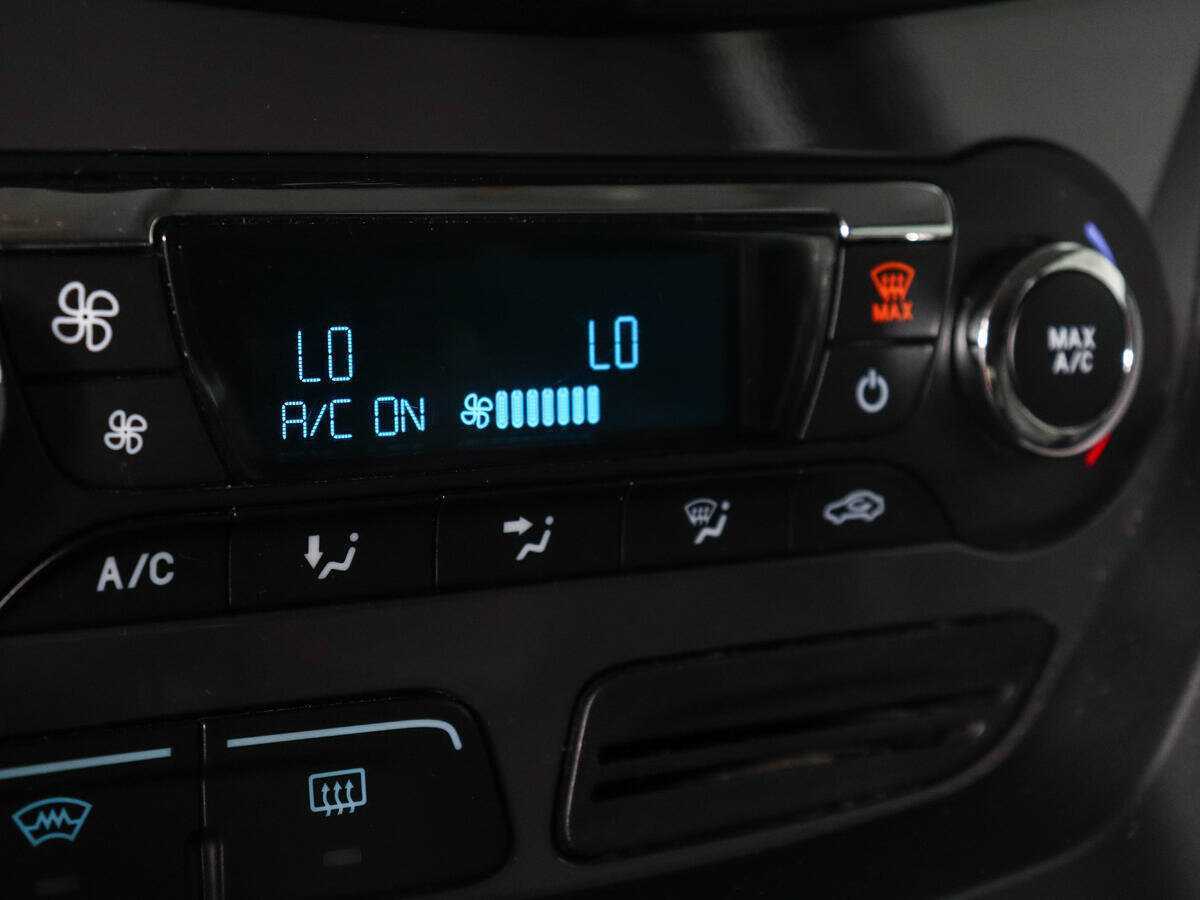 Ford Kuga с пробегом — 2013 год. Фото: #15