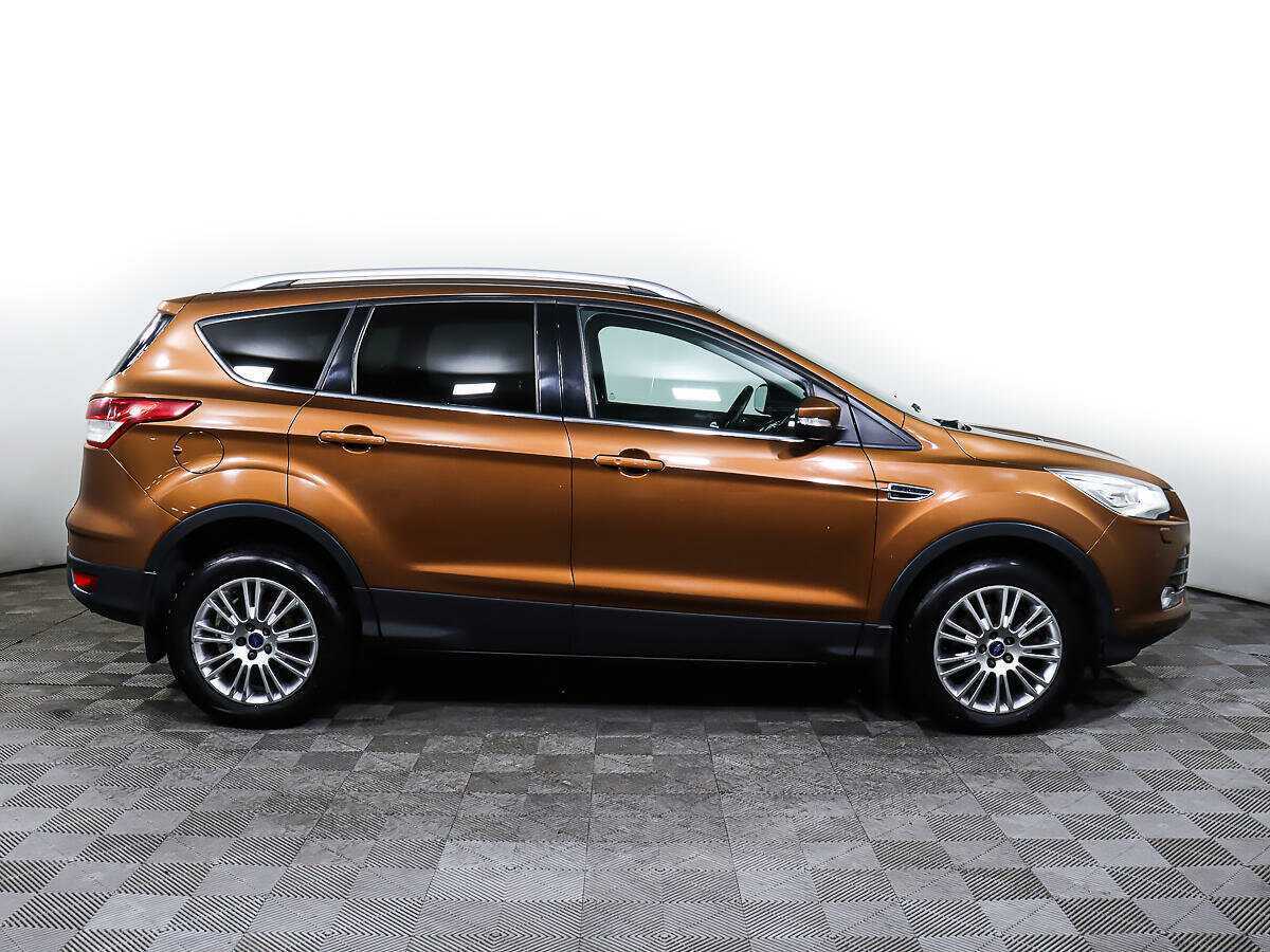 Ford Kuga с пробегом — 2014 год. Фото: #2