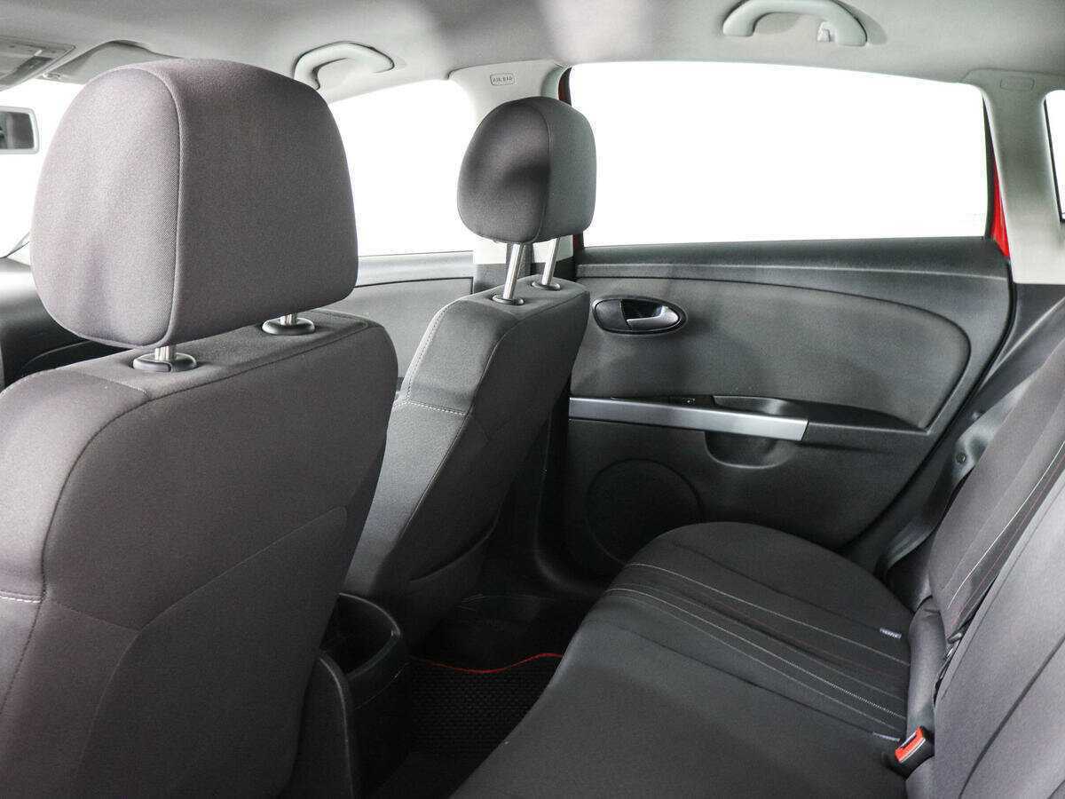 SEAT Leon с пробегом — 2012 год. Фото: #10