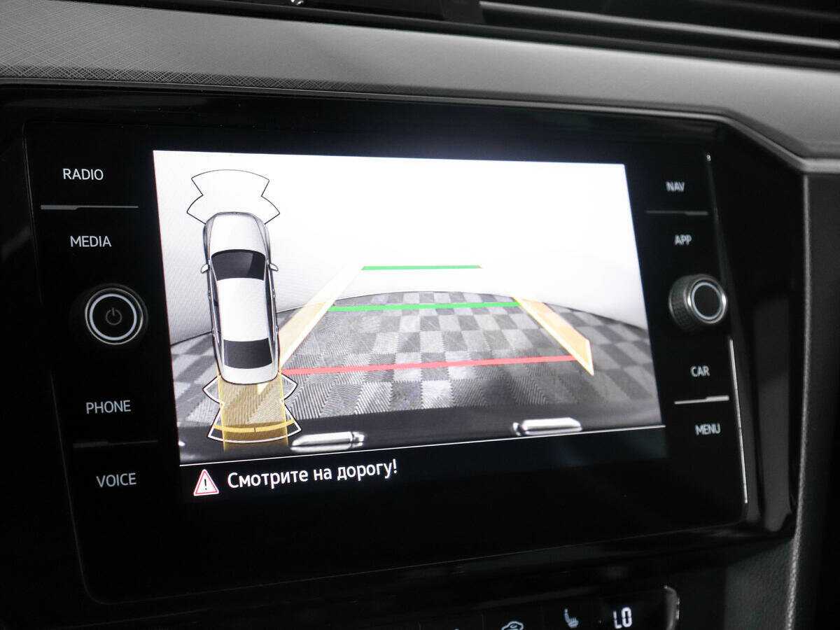 Volkswagen Passat с пробегом — 2020 год. Фото: #17