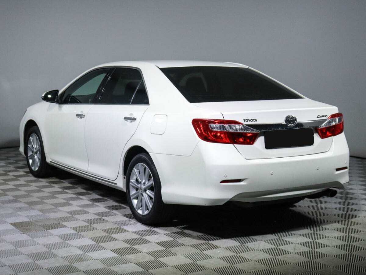 Toyota Camry с пробегом — 2014 год. Фото: #6