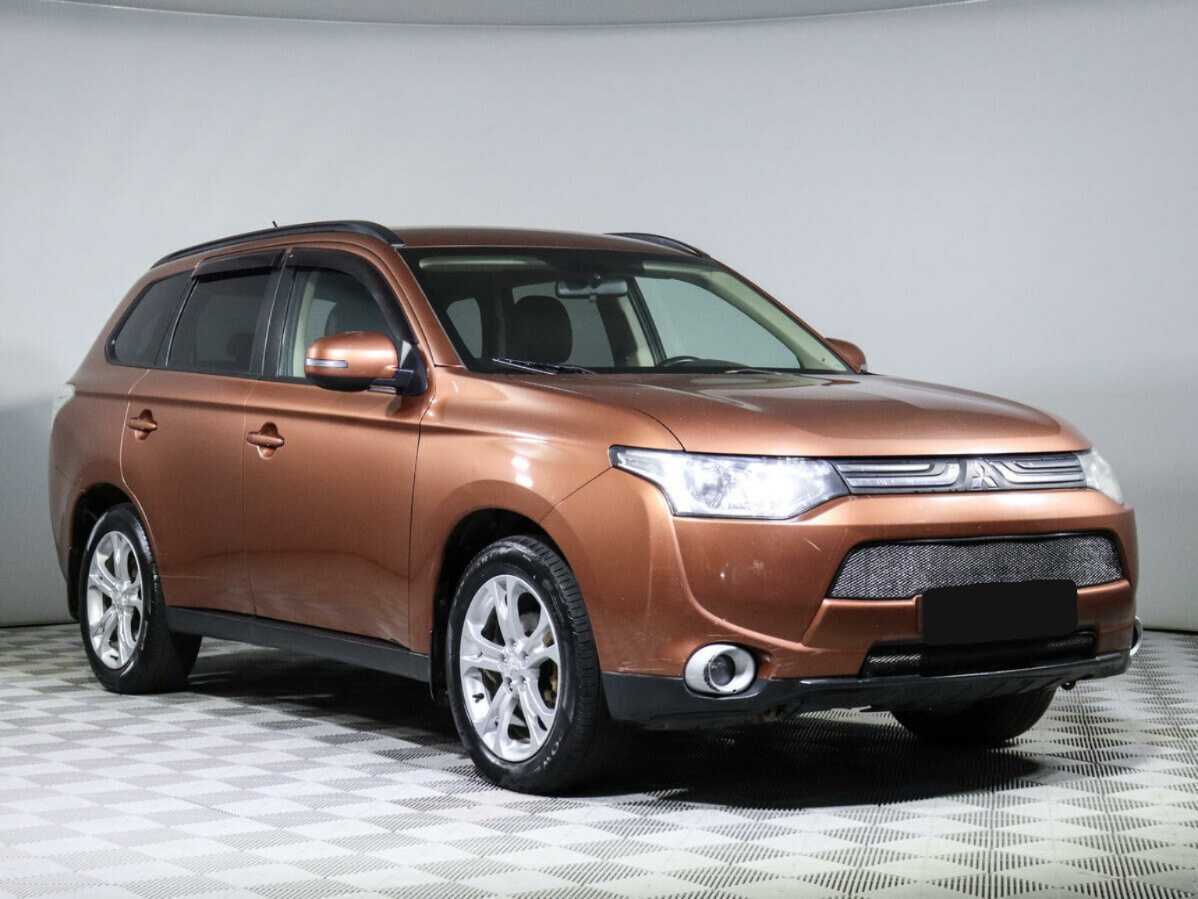 Mitsubishi Outlander с пробегом — 2012 год. Фото: #2