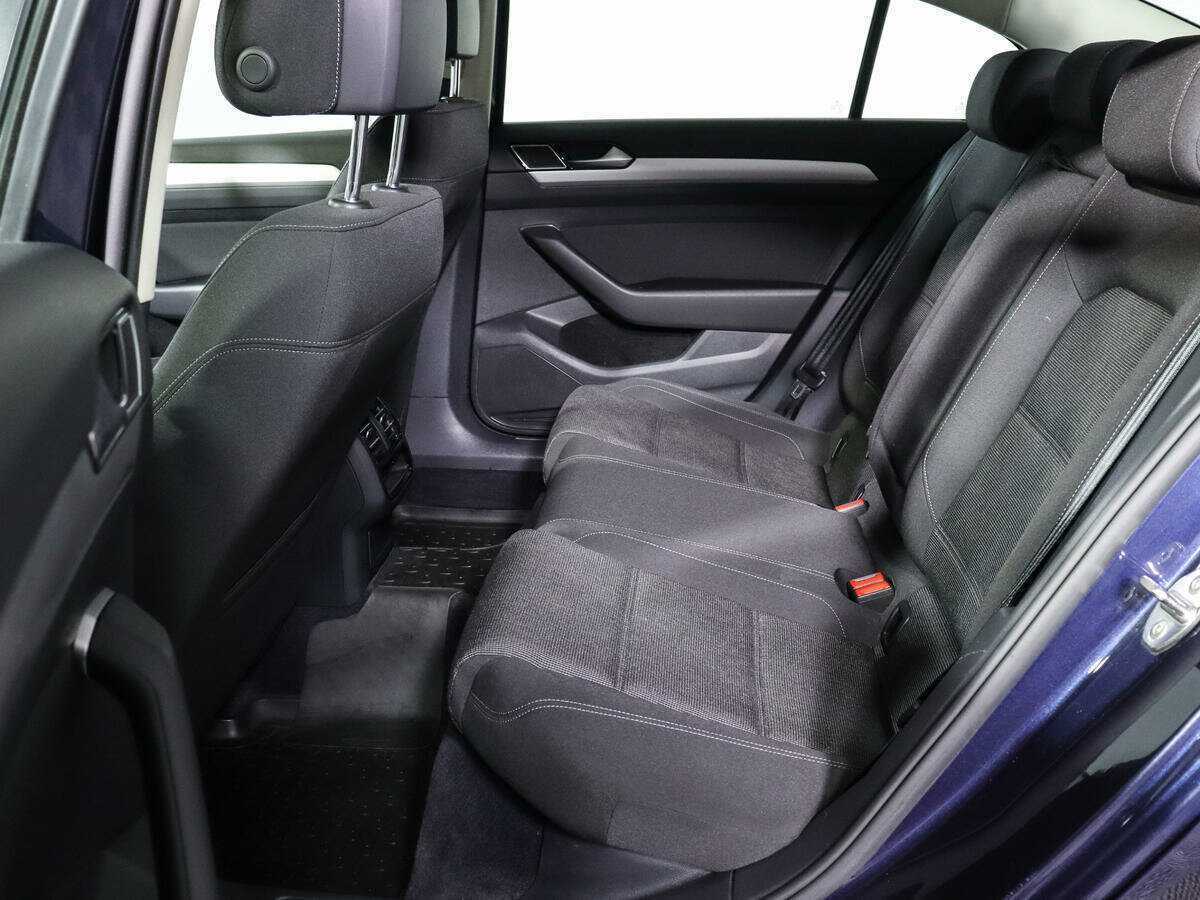 Volkswagen Passat с пробегом — 2016 год. Фото: #6