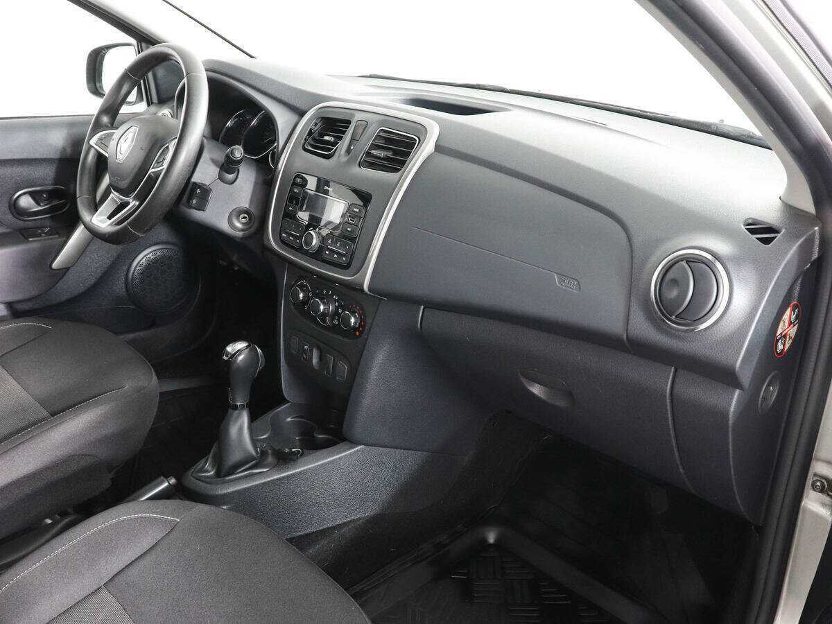 Renault Sandero с пробегом — 2019 год. Фото: #9