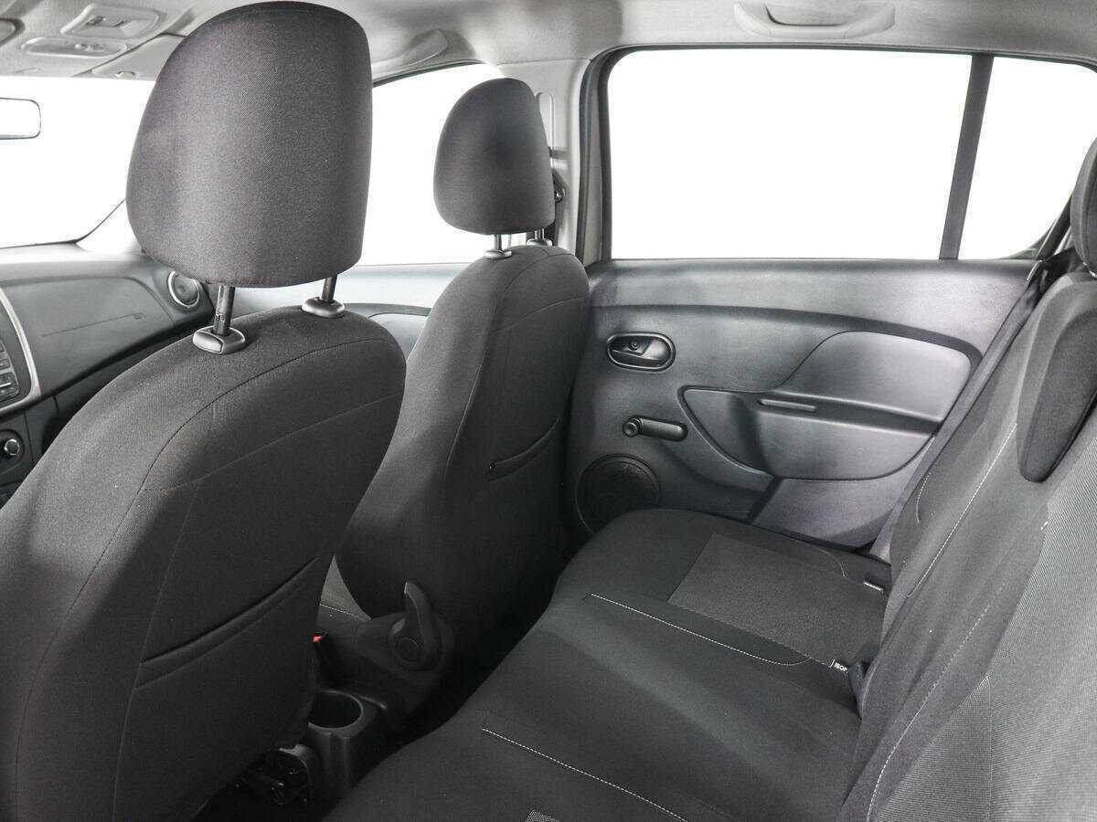 Renault Sandero с пробегом — 2019 год. Фото: #11