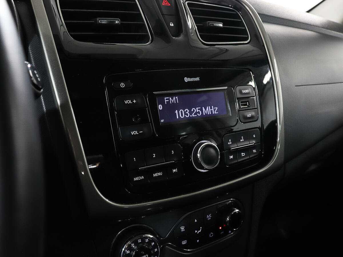 Renault Sandero с пробегом — 2019 год. Фото: #15