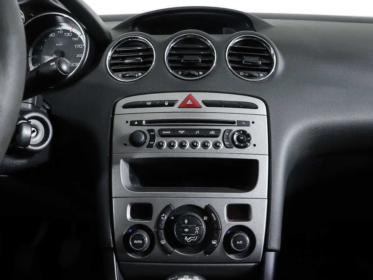 Peugeot 408 с пробегом — 2014 год. Фото: #10