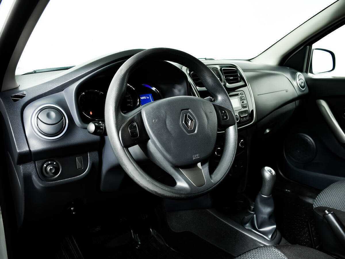 Renault Logan с пробегом — 2014 год. Фото: #12