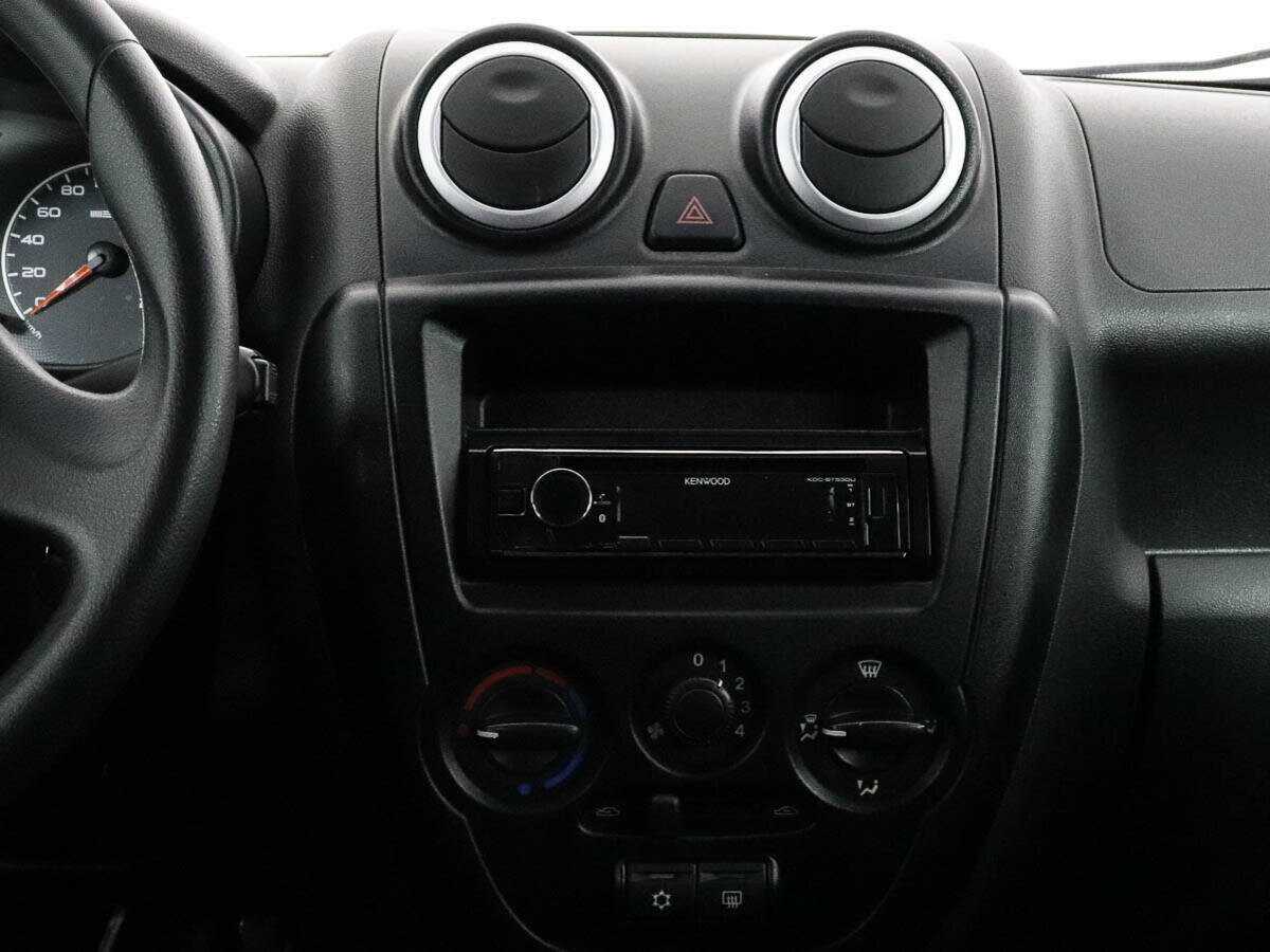 Lada (ВАЗ) Granta с пробегом — 2015 год. Фото: #9