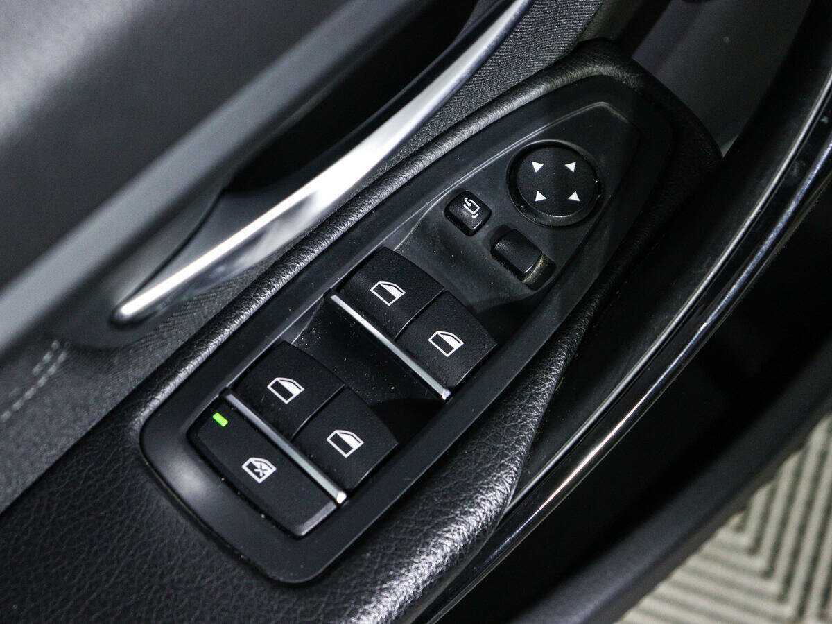 BMW 3 серии с пробегом — 2017 год. Фото: #11