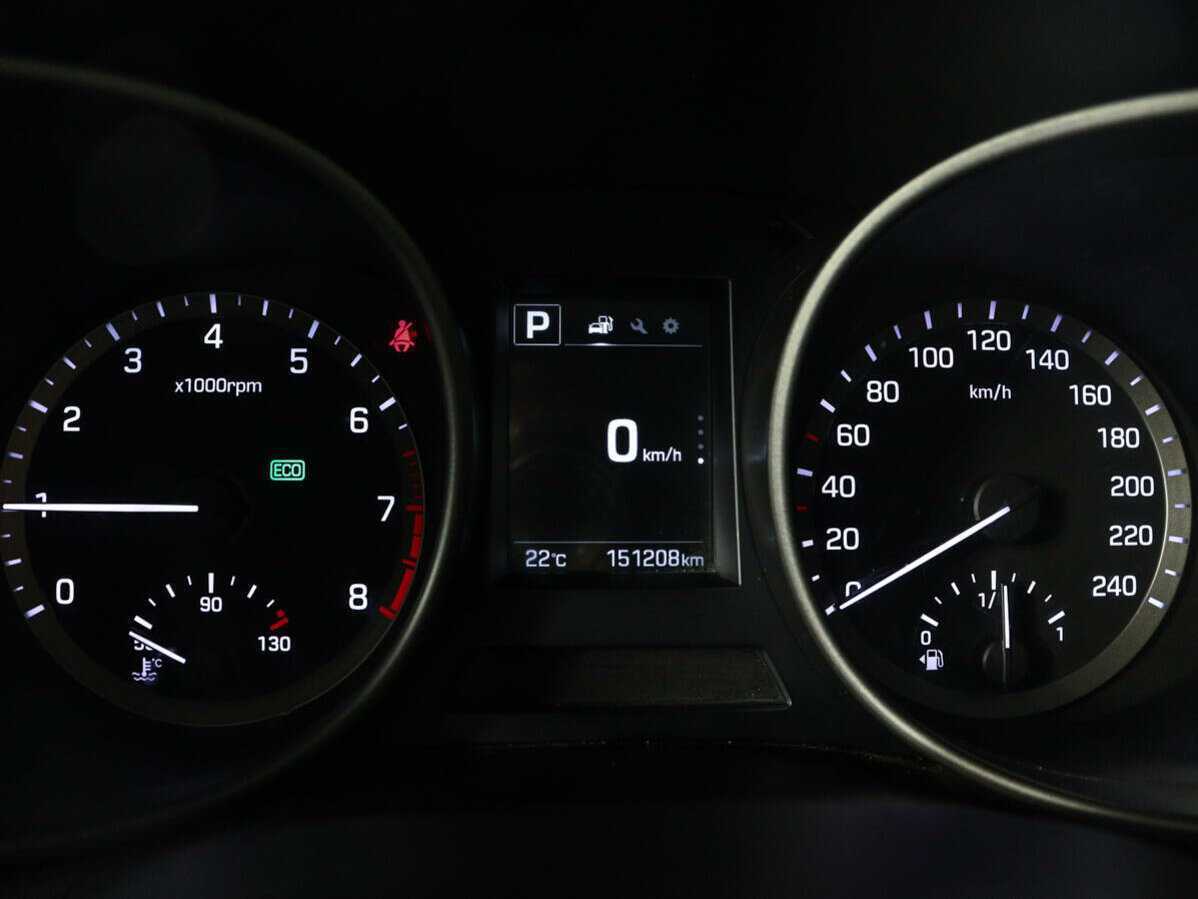 Hyundai Santa Fe с пробегом — 2015 год. Фото: #10