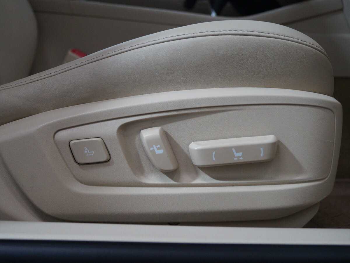 Lexus ES с пробегом — 2012 год. Фото: #11