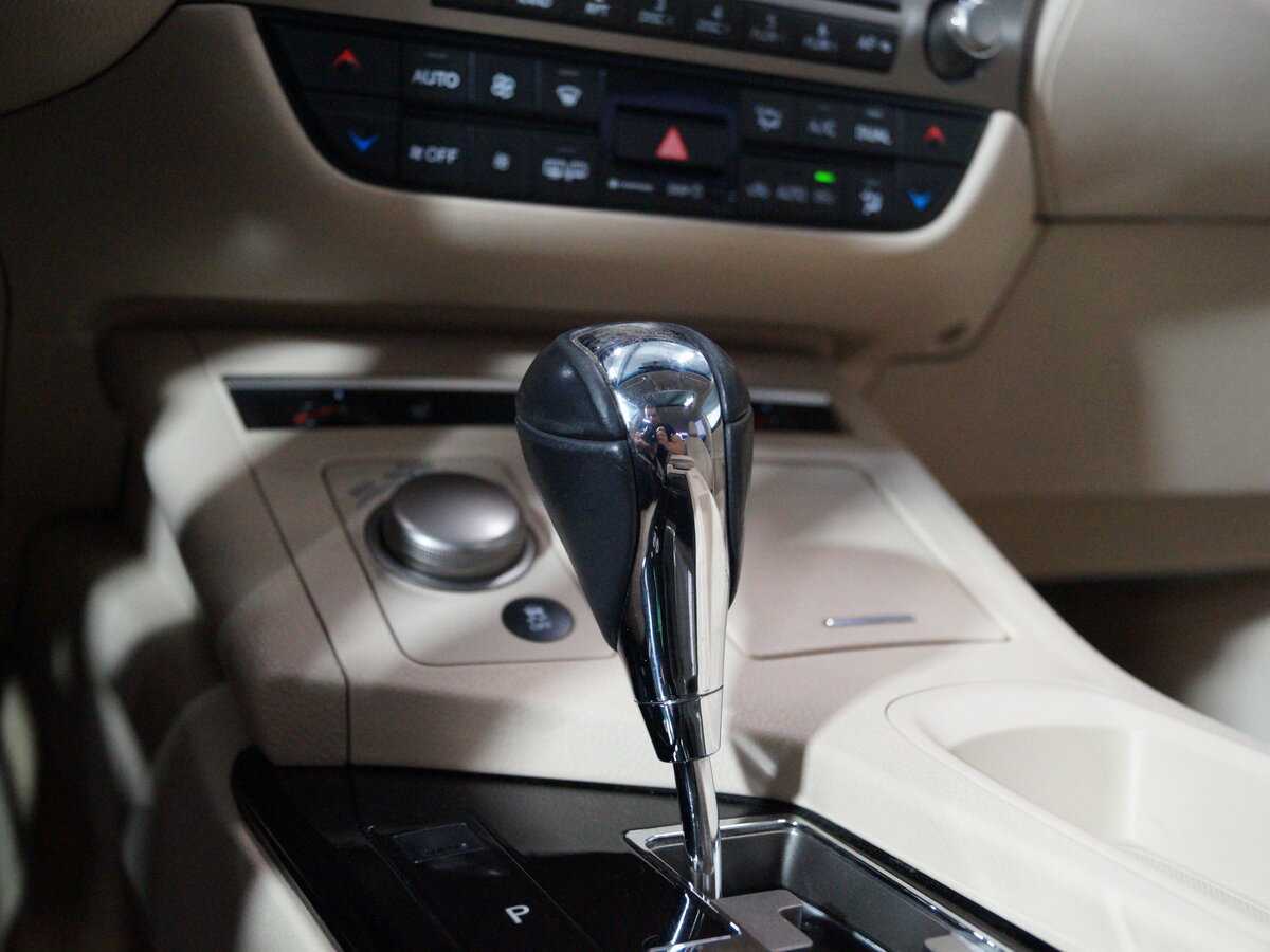 Lexus ES с пробегом — 2012 год. Фото: #20