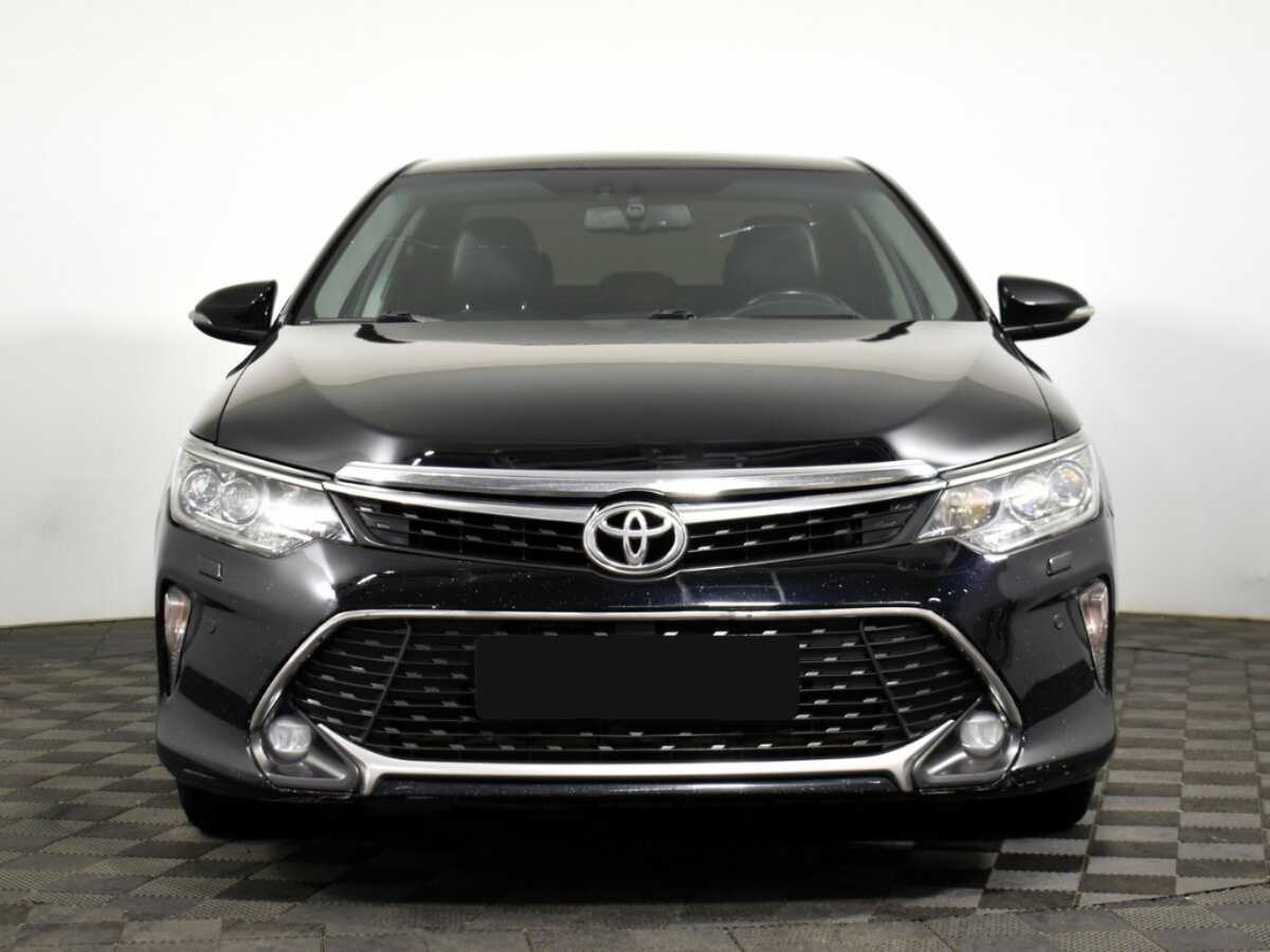 Toyota Camry с пробегом — 2017 год. Фото: #1