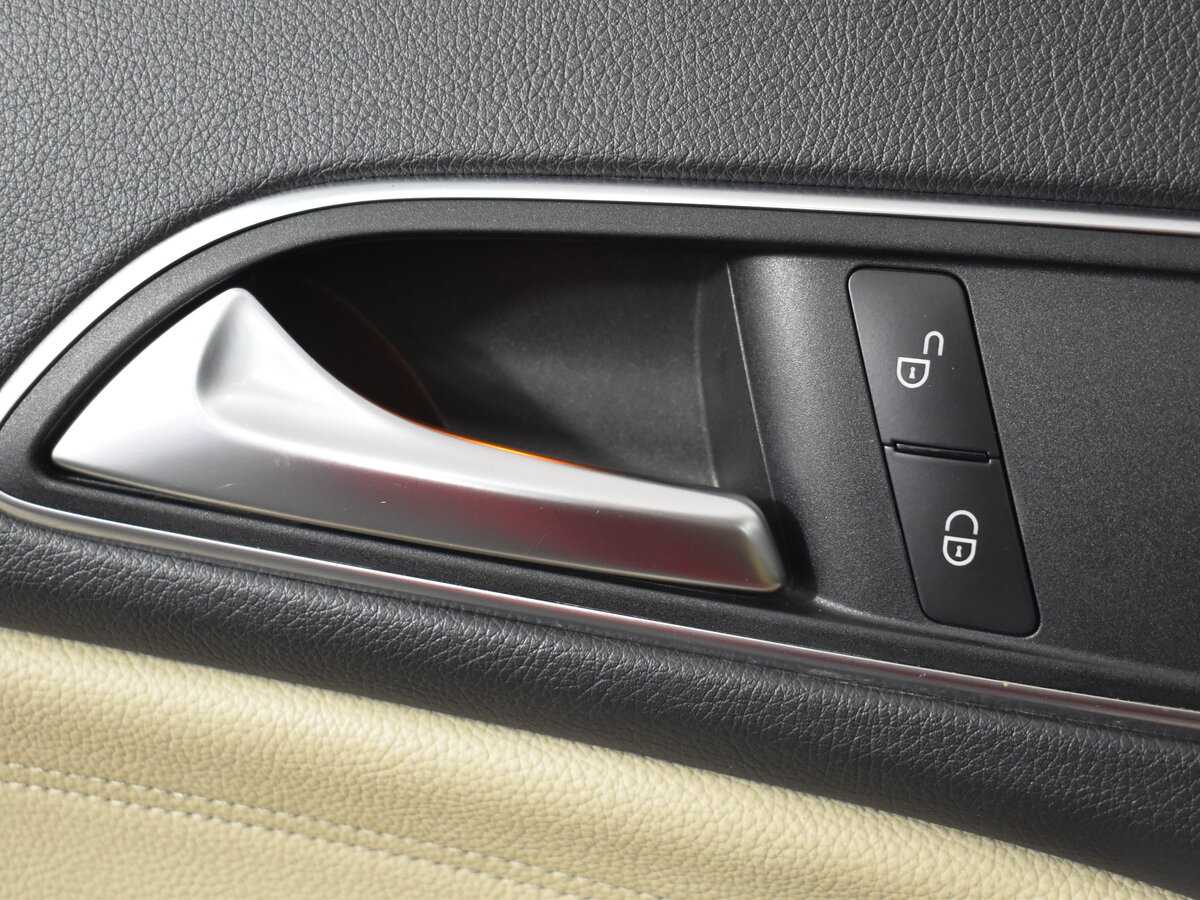 Mercedes-Benz CLA с пробегом — 2013 год. Фото: #20