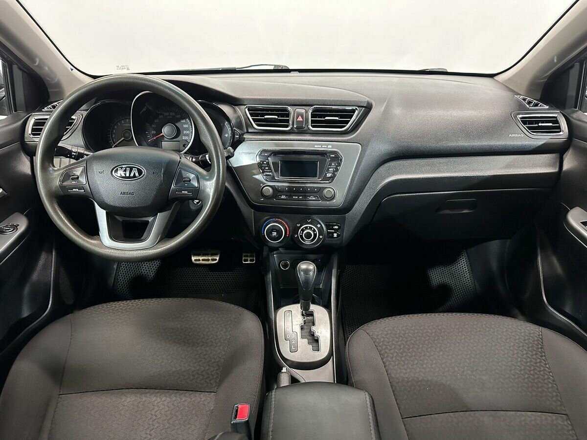 Kia Rio с пробегом — 2013 год. Фото: #9