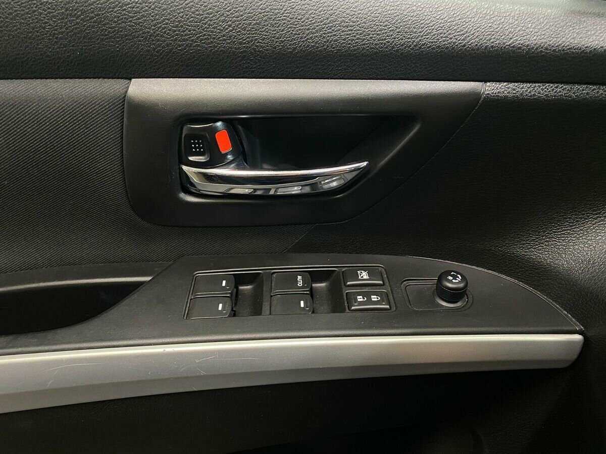 Suzuki SX4 с пробегом — 2014 год. Фото: #15