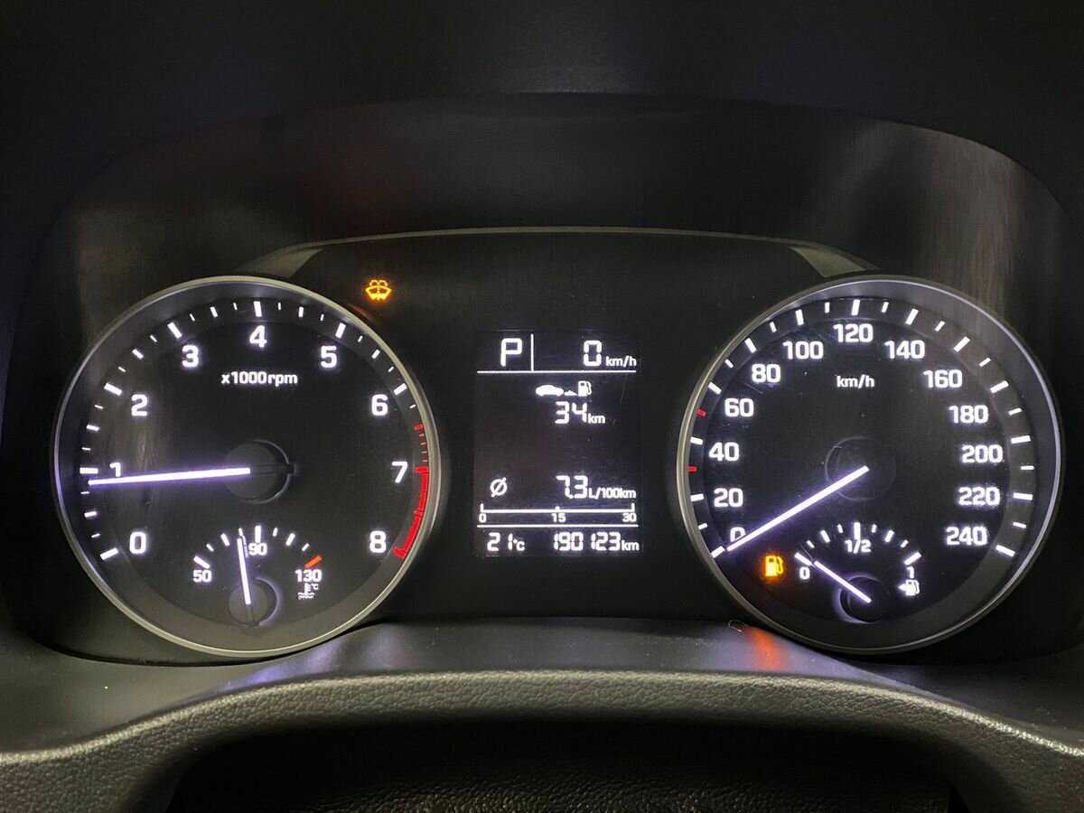 Hyundai Elantra с пробегом — 2017 год. Фото: #12